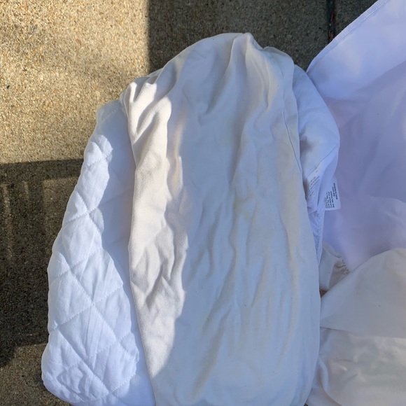 Baby Bassinet - Picture 1 of 8